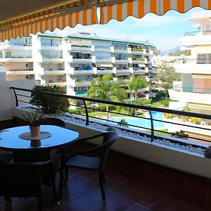 En Junto A Campos De Golf Apartamento